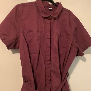 Old Navy maroon short sleeve jumpsuit. Great condition!
